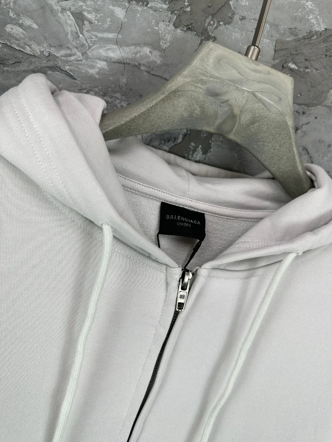 BALENCI*GA hithg there+dripley . . . . . . . 460g . Same Style -Color：Black White Gray -SIZE：Xs S M L 8975#
